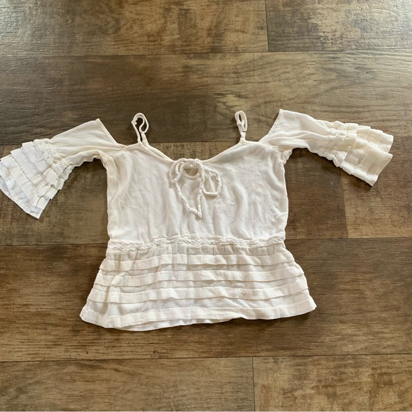 American Eagle outfitters cream cropped ruffle lace bell sleeved gauze top - Picture 4 of 9